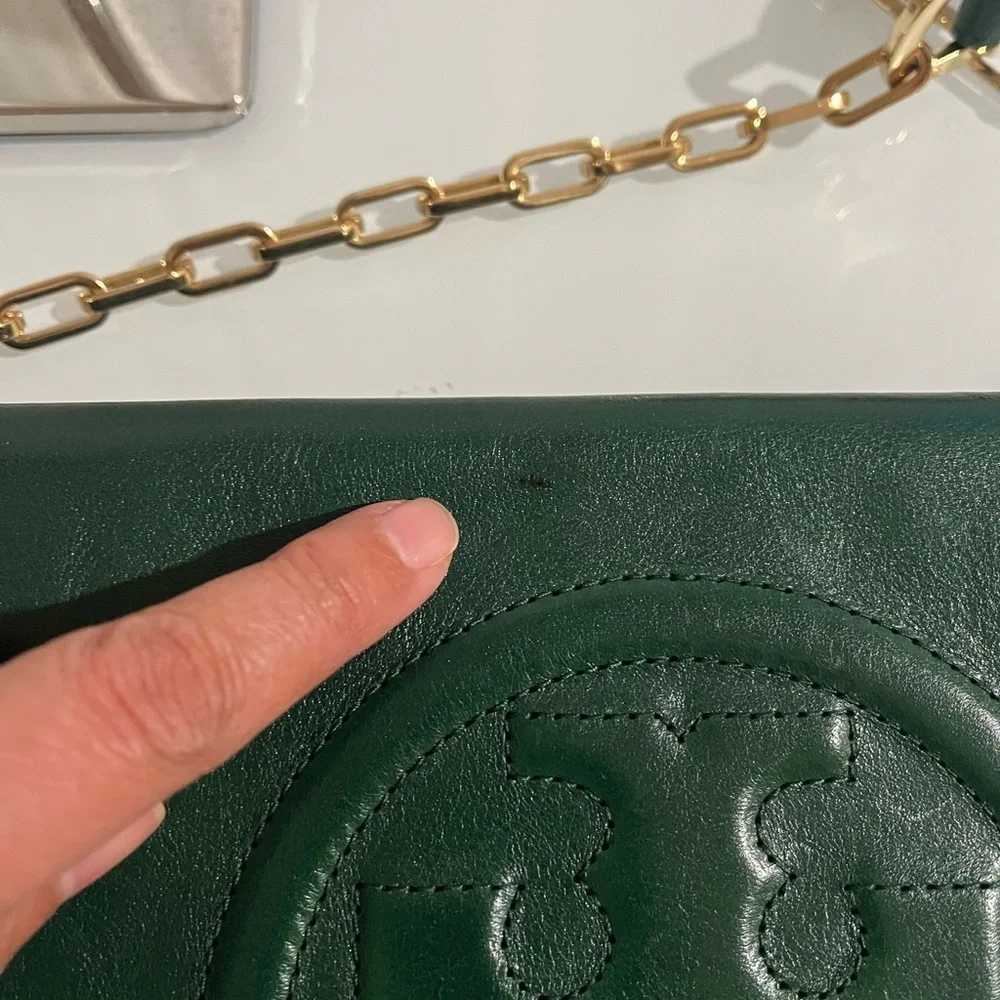 TORY BURCH DARK GREEN CLUTCH WITH GOLD CHAIN